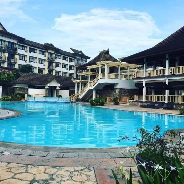 Cozy 2Br With Free Pool Beside Sm City Mall Davao City Exteriör bild
