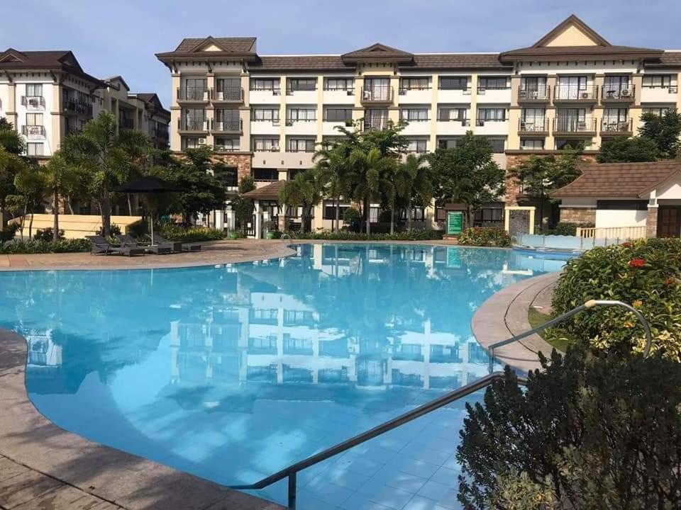 Cozy 2Br With Free Pool Beside Sm City Mall Davao City Exteriör bild