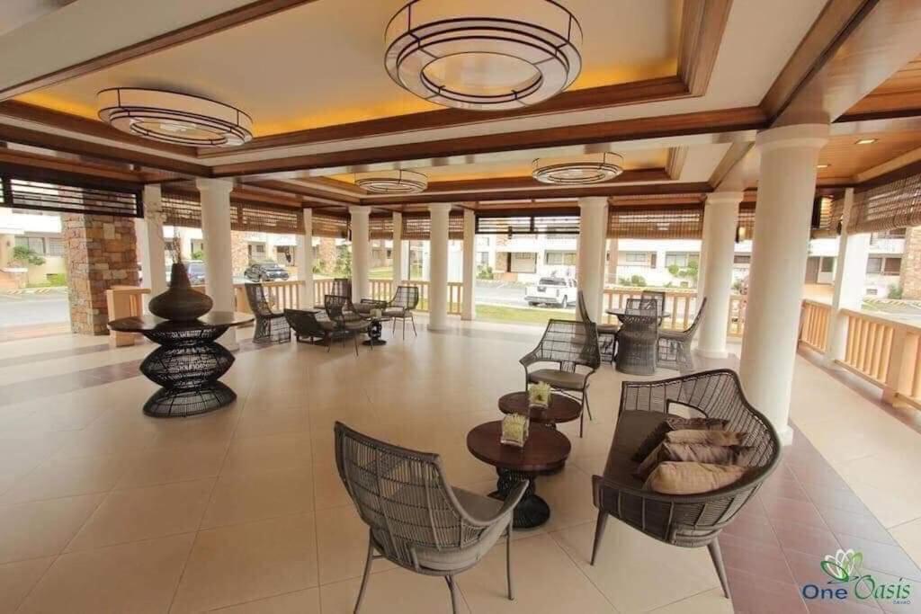 Cozy 2Br With Free Pool Beside Sm City Mall Davao City Exteriör bild